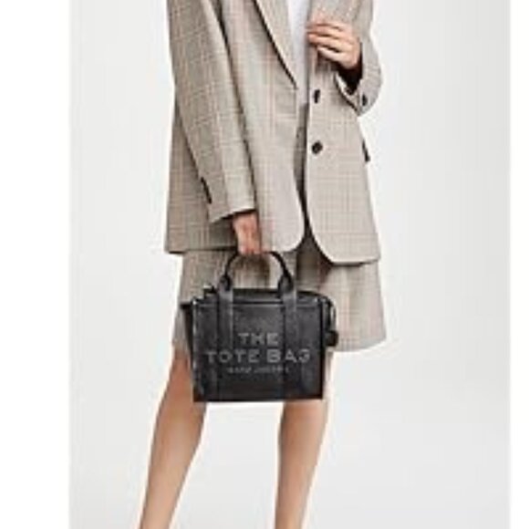 #145 Marc Jacobs Women's The Leather Tote Bag - Picture 13 of 15